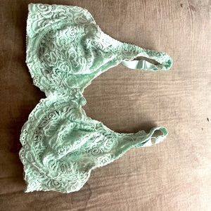 Blueish green bralette with wires